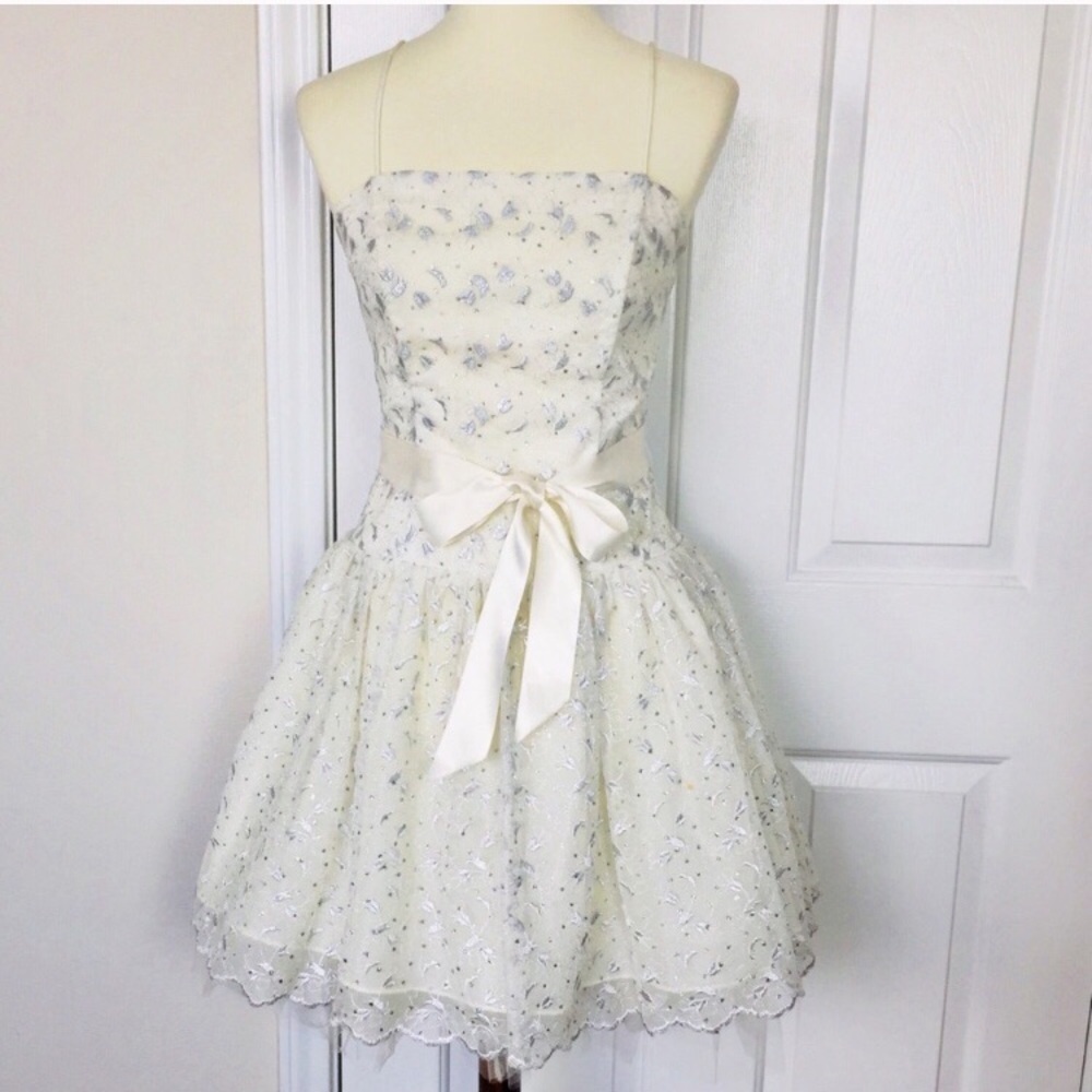 Aspeed Prom Dress, Homecoming: Lace Ivory (S) so cute with Cowboy Boots